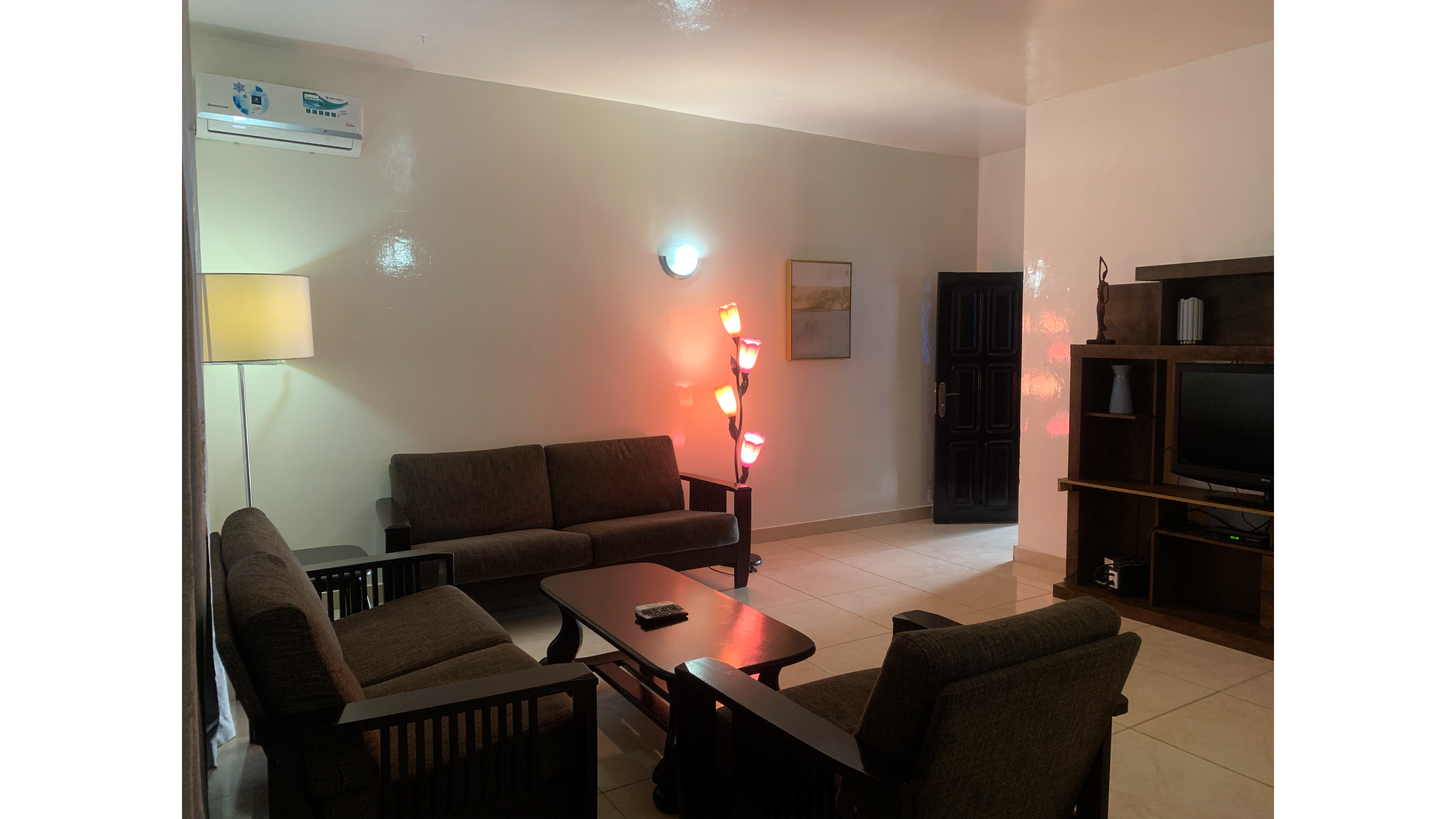 Maryland Guesthouse Монровия Екстериор снимка