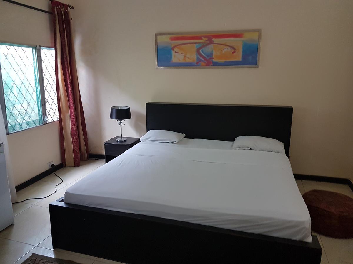 Maryland Guesthouse Монровия Екстериор снимка