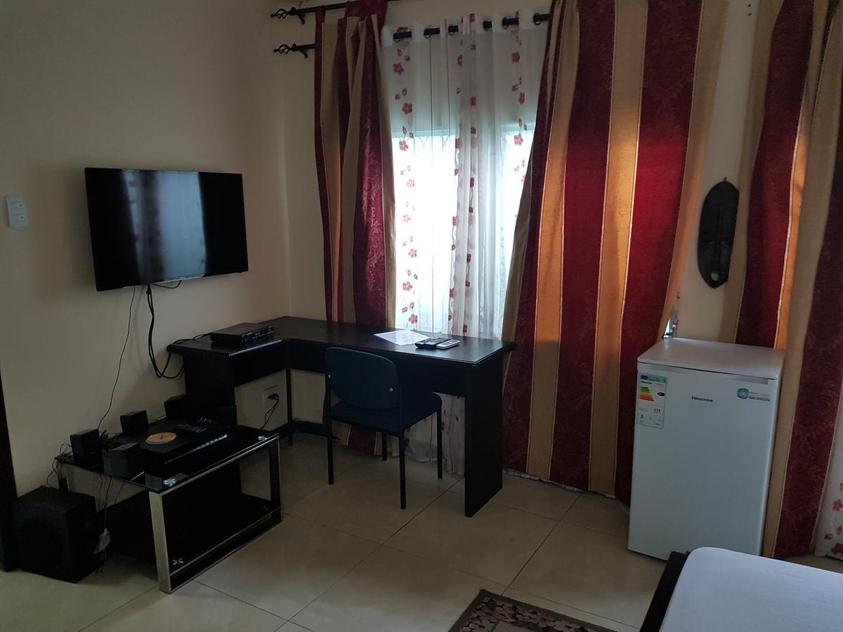 Maryland Guesthouse Монровия Екстериор снимка