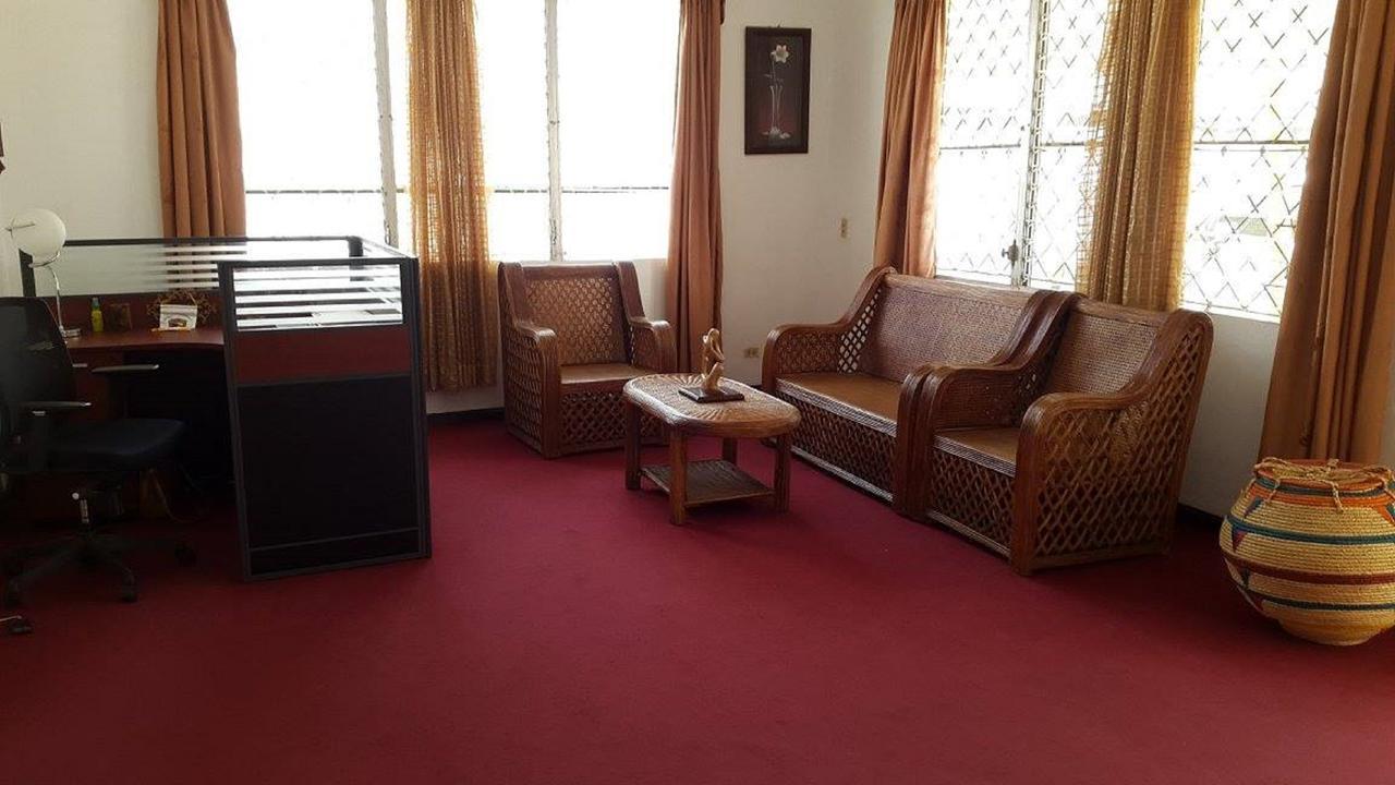 Maryland Guesthouse Монровия Екстериор снимка