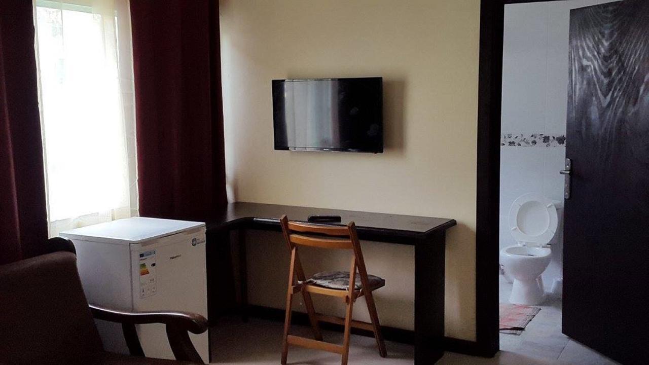 Maryland Guesthouse Монровия Екстериор снимка