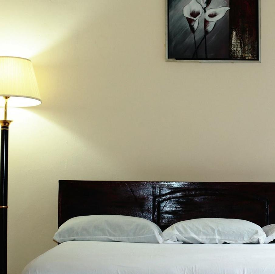 Maryland Guesthouse Монровия Екстериор снимка