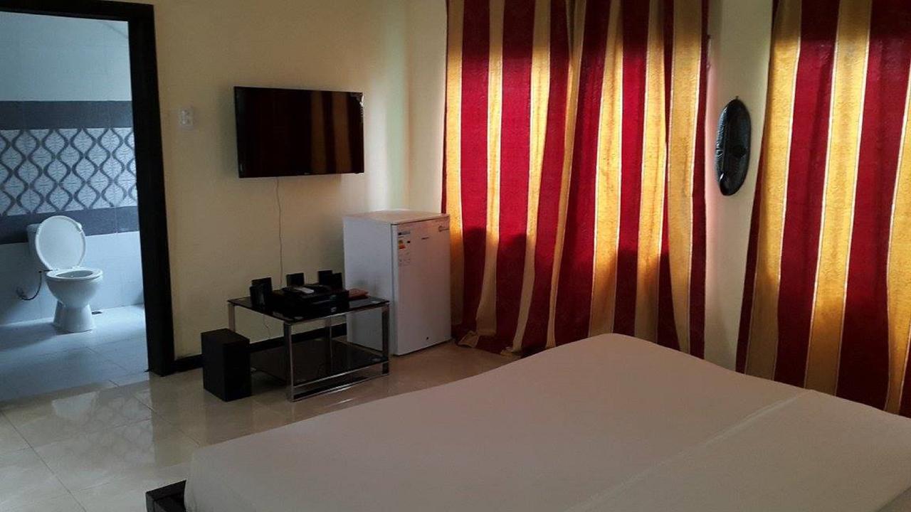 Maryland Guesthouse Монровия Екстериор снимка
